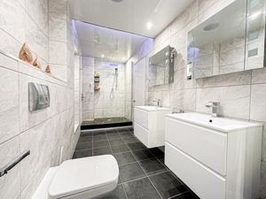 Photo 20- click for photo gallery